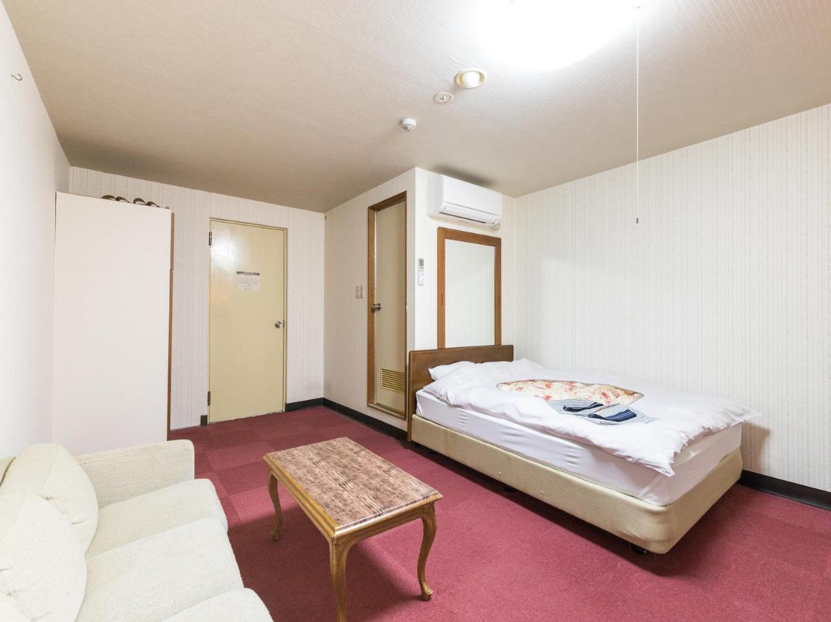 Oyo Joetsu Central Hotel Takada-Nakamachi Exteriör bild